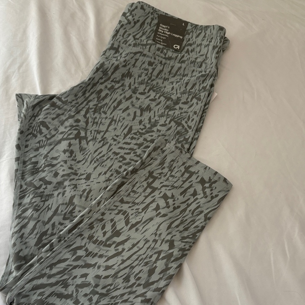 GAP Charcoal Abstract Leggings